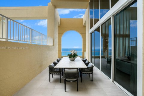 Condo in Sunny Isles Beach, Florida, 5 bedrooms  № 1993080 - photo 22