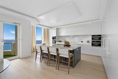 Condo in Sunny Isles Beach, Florida, 5 bedrooms  № 1993080 - photo 6