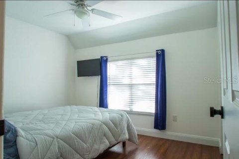 House in Sarasota, Florida 3 bedrooms, 168.71 sq.m. № 1717677 - photo 23