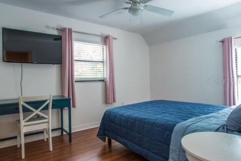 House in Sarasota, Florida 3 bedrooms, 168.71 sq.m. № 1717677 - photo 25