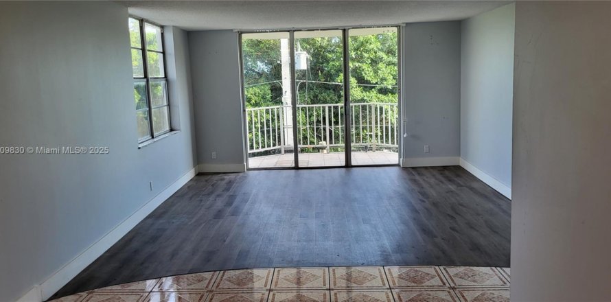Condo à North Miami Beach, Floride, 2 chambres № 1752357