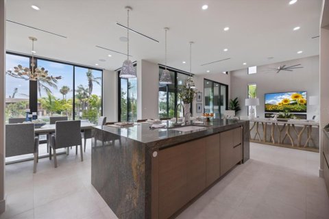 House in Longboat Key, Florida 4 bedrooms, 301.28 sq.m. № 1787509 - photo 17
