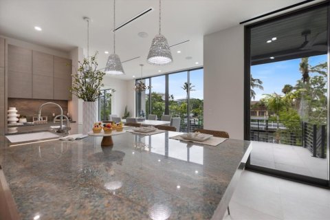 House in Longboat Key, Florida 4 bedrooms, 301.28 sq.m. № 1787509 - photo 11