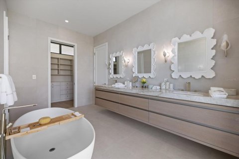 House in Longboat Key, Florida 4 bedrooms, 301.28 sq.m. № 1787509 - photo 27