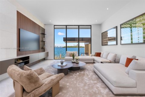 Villa ou maison à vendre à North Miami, Floride: 7 chambres, 736.06 m2 № 1964195 - photo 25