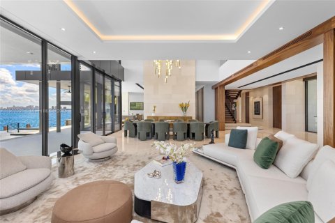 Villa ou maison à vendre à North Miami, Floride: 7 chambres, 736.06 m2 № 1964195 - photo 12