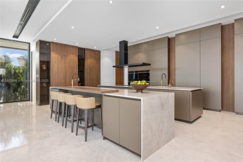 Villa ou maison à vendre à North Miami, Floride: 7 chambres, 736.06 m2 № 1964195 - photo 20