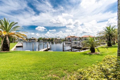 Copropriété à vendre à Punta Gorda, Floride: 2 chambres, 216.46 m2 № 1796509 - photo 14