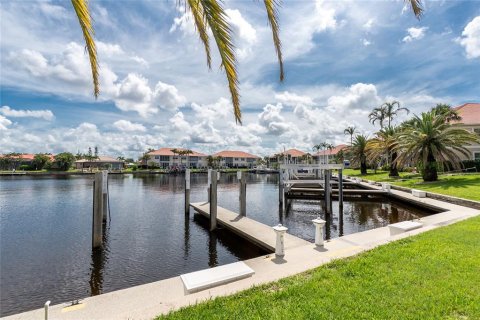 Copropriété à vendre à Punta Gorda, Floride: 2 chambres, 216.46 m2 № 1796509 - photo 16
