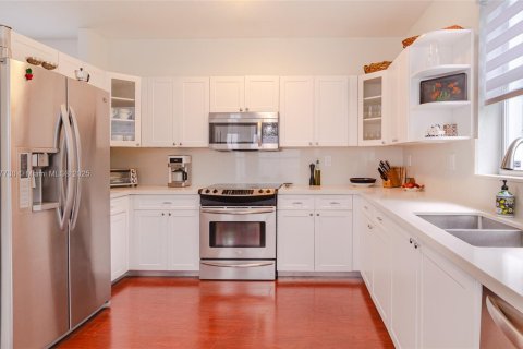 Townhouse in Hollywood, Florida 3 bedrooms, 149.02 sq.m. № 1964268 - photo 9