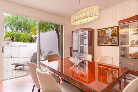 Townhouse in Hollywood, Florida 3 bedrooms, 149.02 sq.m. № 1964268 - photo 7