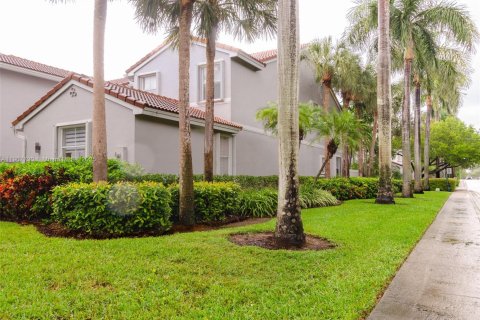 Townhouse in Hollywood, Florida 3 bedrooms, 149.02 sq.m. № 1964268 - photo 2