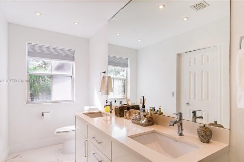 Townhouse in Hollywood, Florida 3 bedrooms, 149.02 sq.m. № 1964268 - photo 19