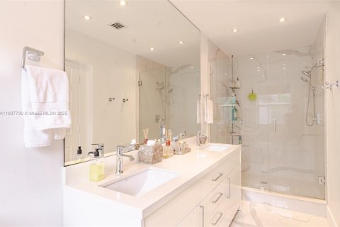 Townhouse in Hollywood, Florida 3 bedrooms, 149.02 sq.m. № 1964268 - photo 18