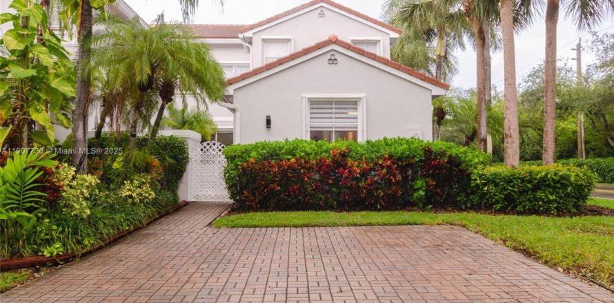 Townhouse in Hollywood, Florida 3 bedrooms, 149.02 sq.m. № 1964268