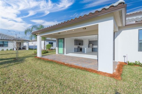 Casa en venta en Port St. Lucie, Florida, 5 dormitorios, 268.86 m2 № 1892412 - foto 20