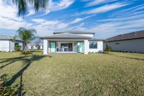 Casa en venta en Port St. Lucie, Florida, 5 dormitorios, 268.86 m2 № 1892412 - foto 22