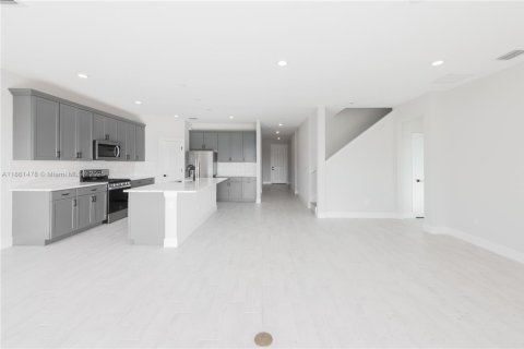 Casa en venta en Port St. Lucie, Florida, 5 dormitorios, 268.86 m2 № 1892412 - foto 13