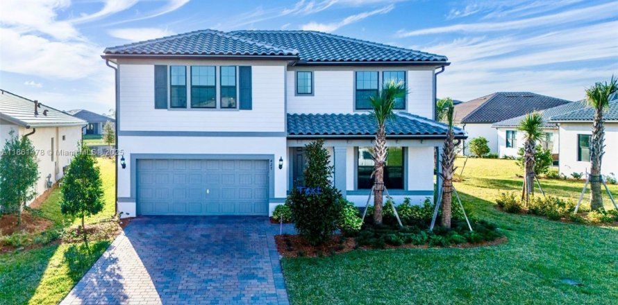 Casa en Port St. Lucie, Florida 5 dormitorios, 268.86 m2 № 1892412
