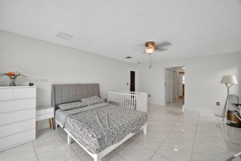Villa ou maison à louer à Pembroke Pines, Floride: 4 chambres, 237.27 m2 № 2085733 - photo 15