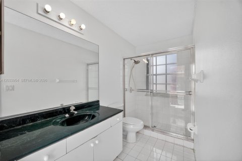 Villa ou maison à louer à Pembroke Pines, Floride: 4 chambres, 237.27 m2 № 2085733 - photo 24