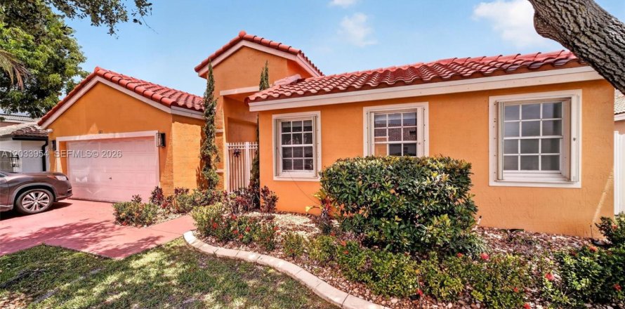 Villa ou maison à Pembroke Pines, Floride 4 chambres, 237.27 m2 № 2085733