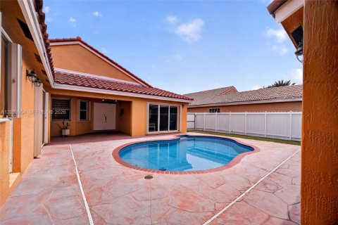 Villa ou maison à louer à Pembroke Pines, Floride: 4 chambres, 237.27 m2 № 2085733 - photo 6