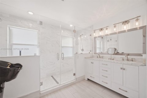 Villa ou maison à louer à Pembroke Pines, Floride: 4 chambres, 237.27 m2 № 2085733 - photo 17