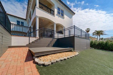House in Clearwater, Florida 6 bedrooms, 458.38 sq.m. № 2221822 - photo 30
