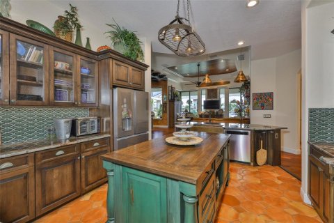 House in Apollo Beach, Florida 4 bedrooms, 409.33 sq.m. № 1757938 - photo 24