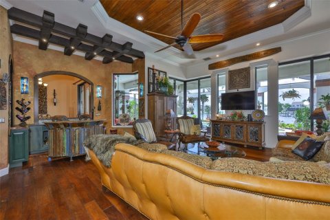 House in Apollo Beach, Florida 4 bedrooms, 409.33 sq.m. № 1757938 - photo 17