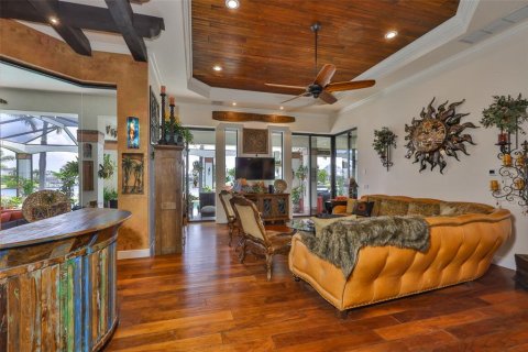 House in Apollo Beach, Florida 4 bedrooms, 409.33 sq.m. № 1757938 - photo 15