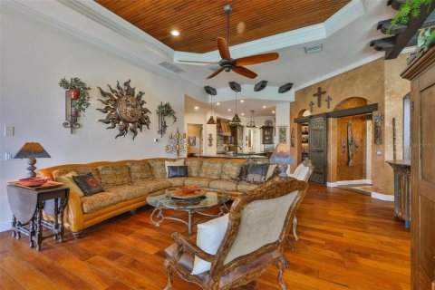 House in Apollo Beach, Florida 4 bedrooms, 409.33 sq.m. № 1757938 - photo 18