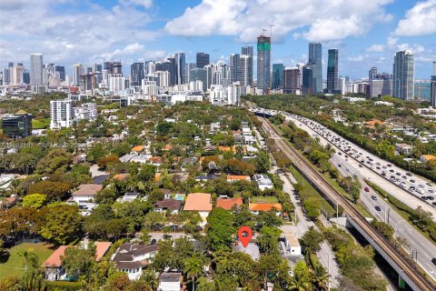 Дом в Майами, Флорида 4 спальни, 189.33м2 № 2051561