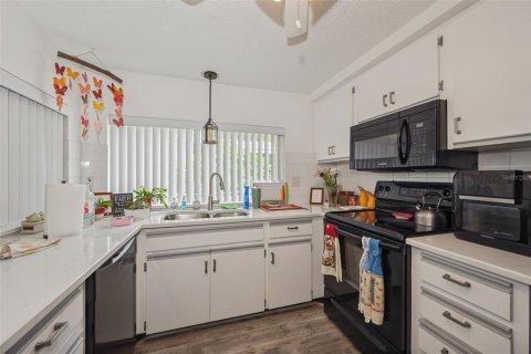 House in Hudson, Florida 2 bedrooms, 141.12 sq.m. № 2207153 - photo 18