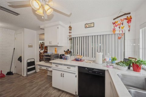 House in Hudson, Florida 2 bedrooms, 141.12 sq.m. № 2207153 - photo 19