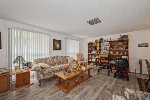 House in Hudson, Florida 2 bedrooms, 141.12 sq.m. № 2207153 - photo 11