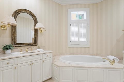 Casa en venta en Tampa, Florida, 5 dormitorios, 415.74 m2 № 2383562 - foto 17