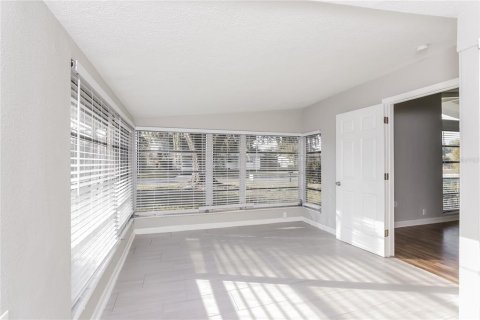 House in Sarasota, Florida 4 bedrooms, 125.33 sq.m. № 1905907 - photo 10