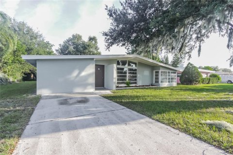 House in Sarasota, Florida 4 bedrooms, 125.33 sq.m. № 1905907 - photo 2