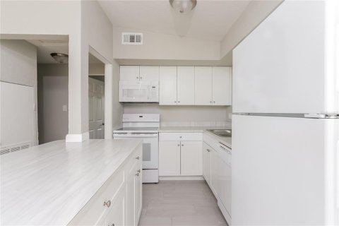 House in Sarasota, Florida 4 bedrooms, 125.33 sq.m. № 1905907 - photo 6