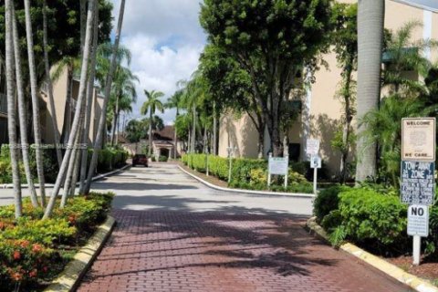 Condominio en venta en Miami, Florida, 2 dormitorios, 101.54 m2 № 1893242 - foto 3