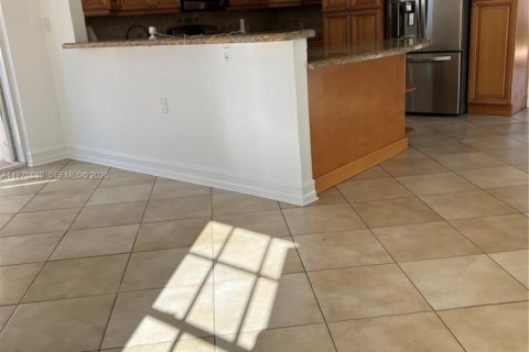 House in Miami, Florida 3 bedrooms, 118.54 sq.m. № 2031459 - photo 6