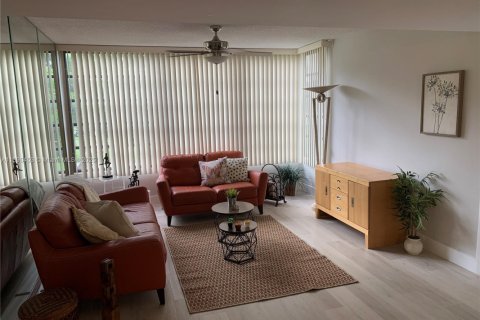 Condominio en alquiler en Davie, Florida, 2 dormitorios, 128.67 m2 № 1943363 - foto 8