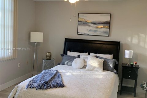 Condominio en alquiler en Davie, Florida, 2 dormitorios, 128.67 m2 № 1943363 - foto 15