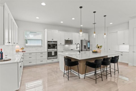 House in Winter Garden, Florida 6 bedrooms, 383.13 sq.m. № 1846852 - photo 14