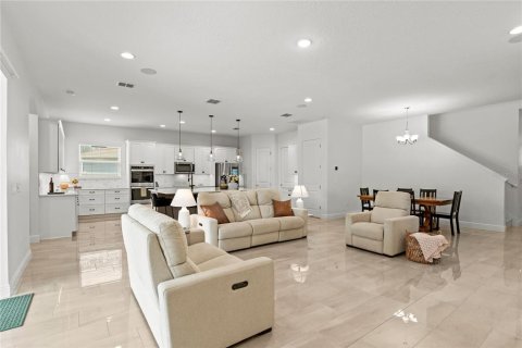 House in Winter Garden, Florida 6 bedrooms, 383.13 sq.m. № 1846852 - photo 12