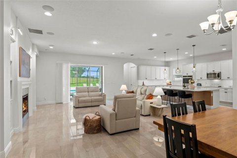 House in Winter Garden, Florida 6 bedrooms, 383.13 sq.m. № 1846852 - photo 8