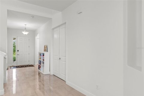 House in Winter Garden, Florida 6 bedrooms, 383.13 sq.m. № 1846852 - photo 5