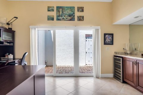 House in Boca Raton, Florida 2 bedrooms, 185.53 sq.m. № 2191601 - photo 18